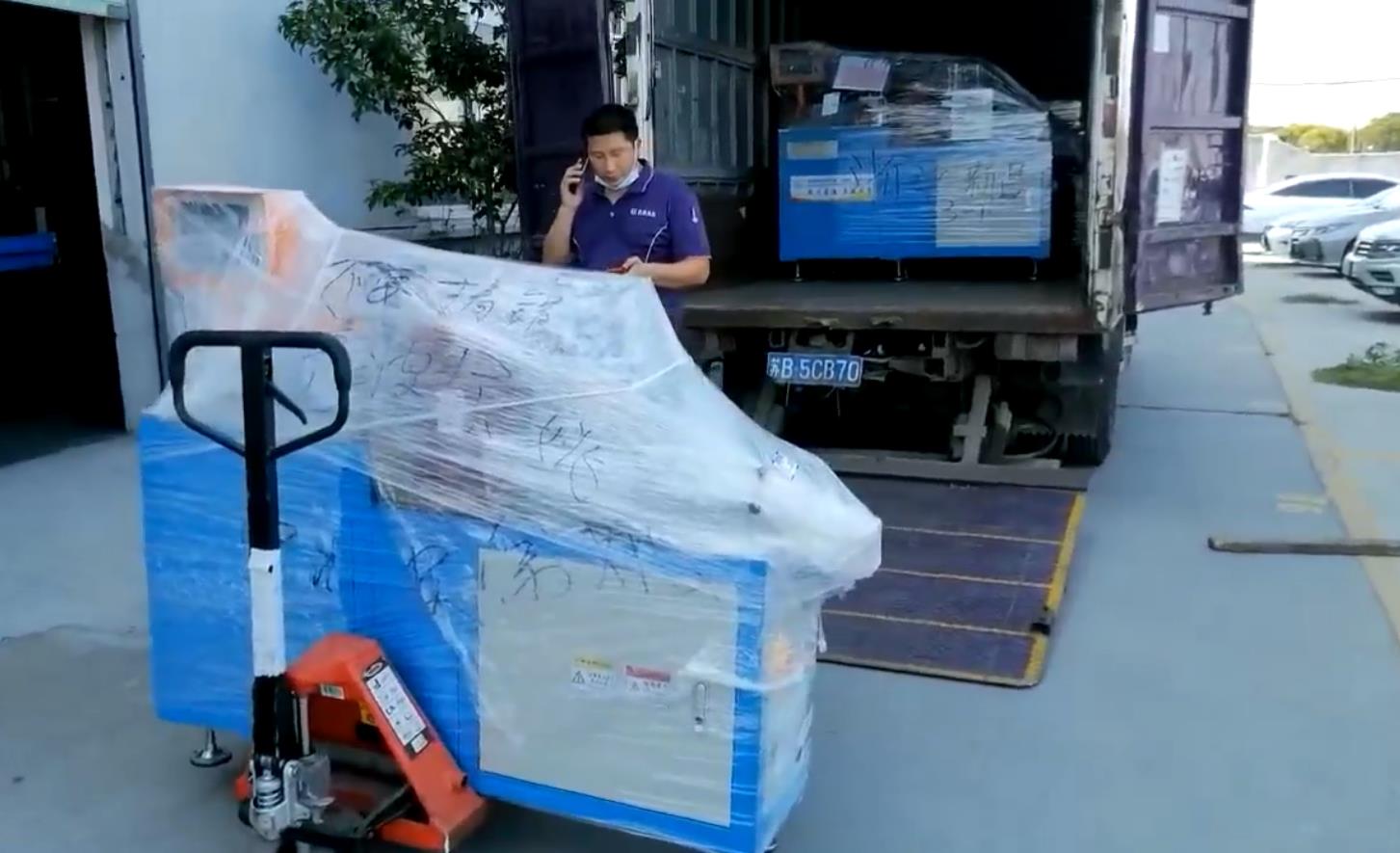 2臺全自動鋸鋁機350發往浙江