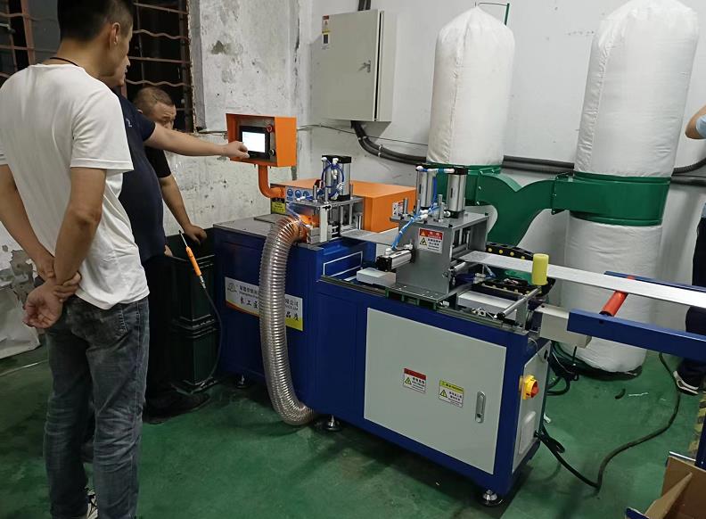 SDY-Q350全自動切鋁機 SDY-Q350全自動切鋁機